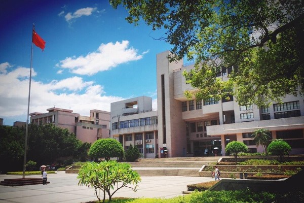 四川新华电脑学院