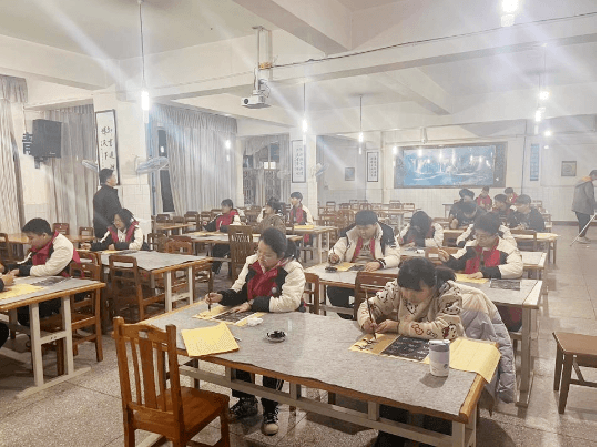 眉山育英实验学校 眉山育英实验学校
