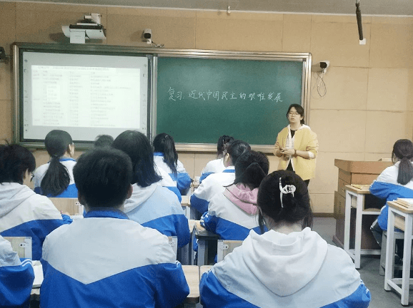 新津实验高中 新津实验高中