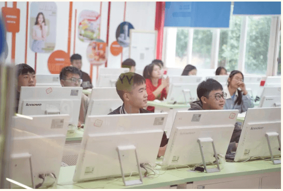 成都新华高级技工学校 成都新华高级技工学校