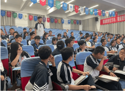 2024年江油市太白中学招生计划_学校设施