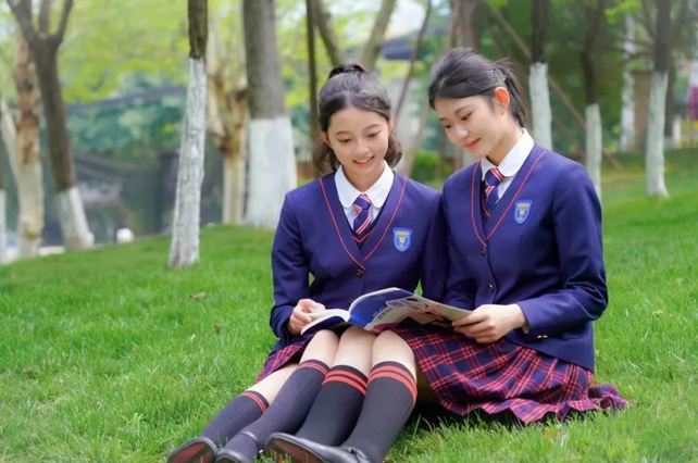 成都泛美航空旅游职业学校