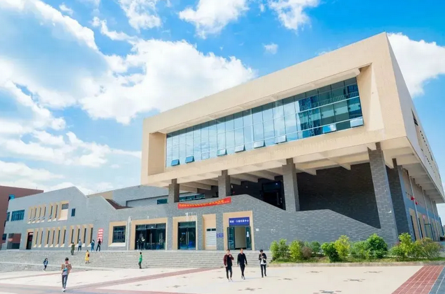 2024年四川科技职业学院中职部学校简介介绍_学校好不好