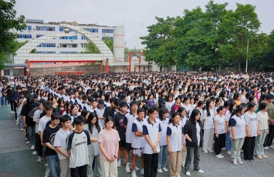 四川省南充外国语中等专业学校