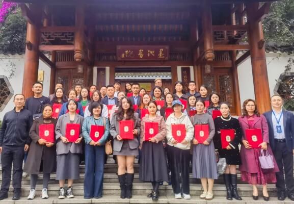 2025年成都市郫都区绵实外国语学校师资如何_师资介绍