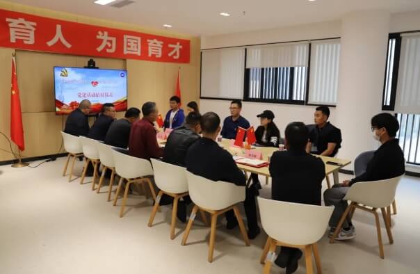 都江堰市领川实验学校 都江堰市领川实验学校
