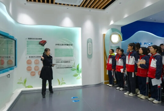 2025年新川外国语在哪里_交通便利吗