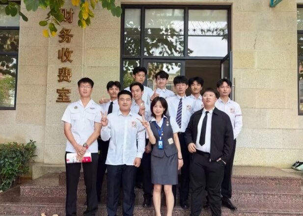 天府新区航空旅游职业学院 天府新区航空旅游职业学院