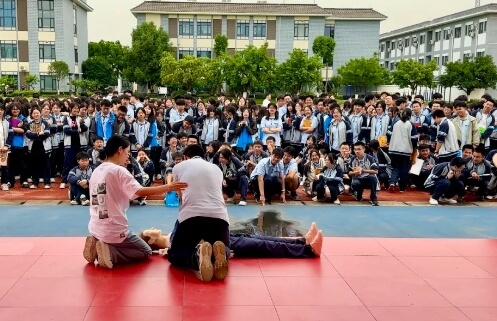 成都天翼高中 成都天翼高中