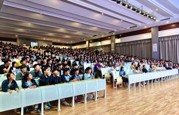 眉山育英实验学校 眉山育英实验学校