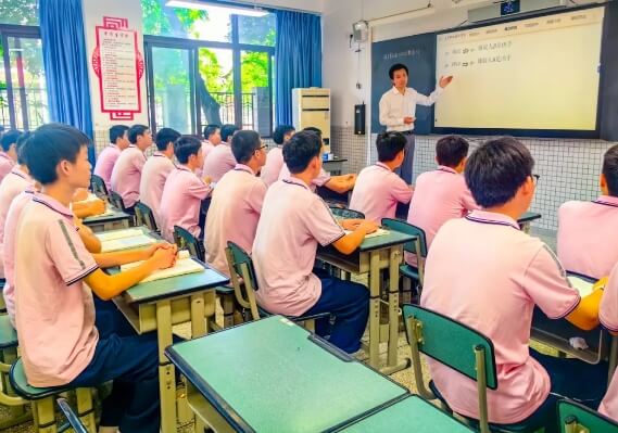 成都市郫都区友爱职业技术学校 成都市郫都区友爱职业技术学校