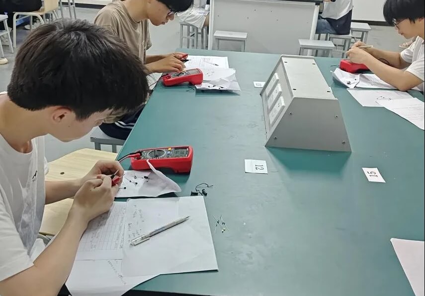 自贡市旅游职业高级中学 自贡市旅游职业高级中学