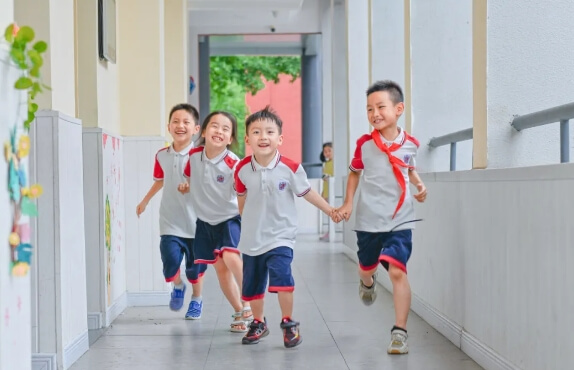 成都市郫都区川科外国语学校