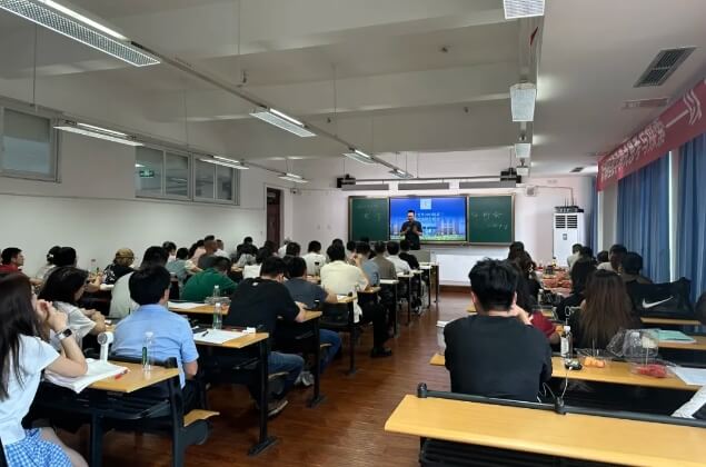 成都市金牛区实外高级中学