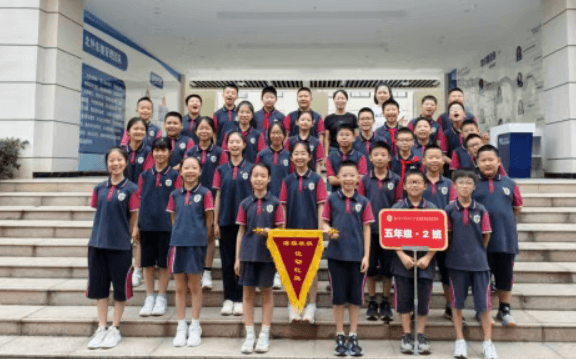 北外附属东坡外国语学校 北外附属东坡外国语学校