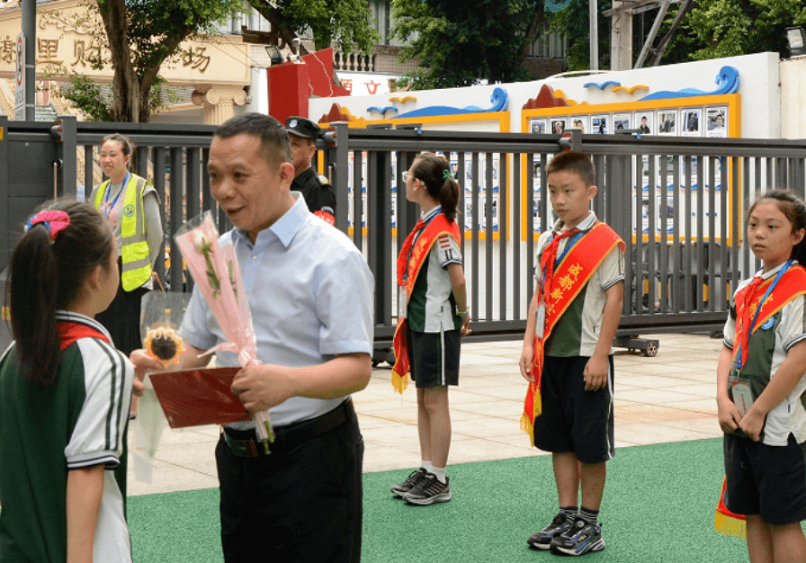 成都新世纪外国语学校