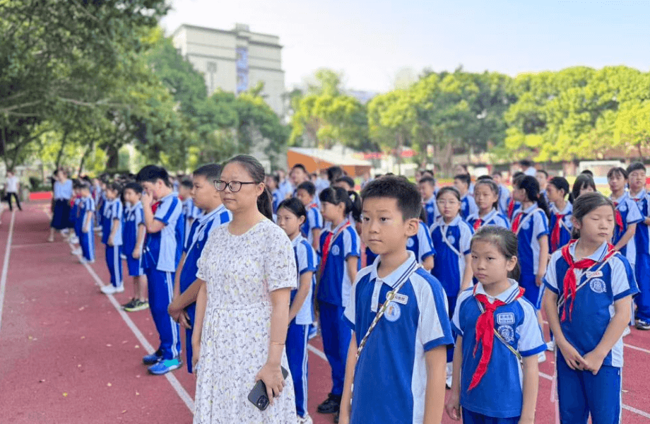 成都佳兴外国语学校