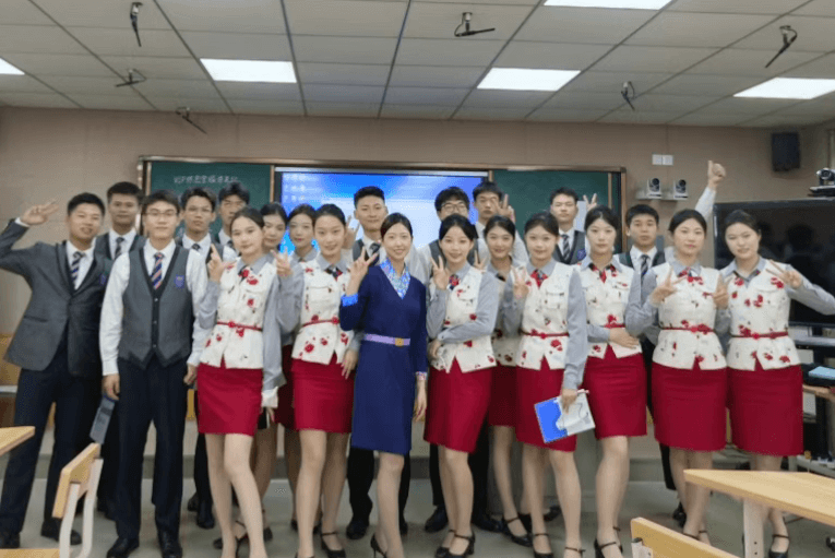 成都泛美航空旅游职业学校