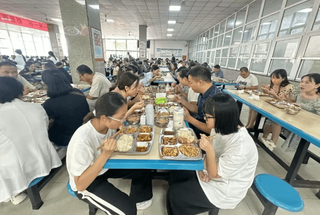 四川省彭州市第一中学