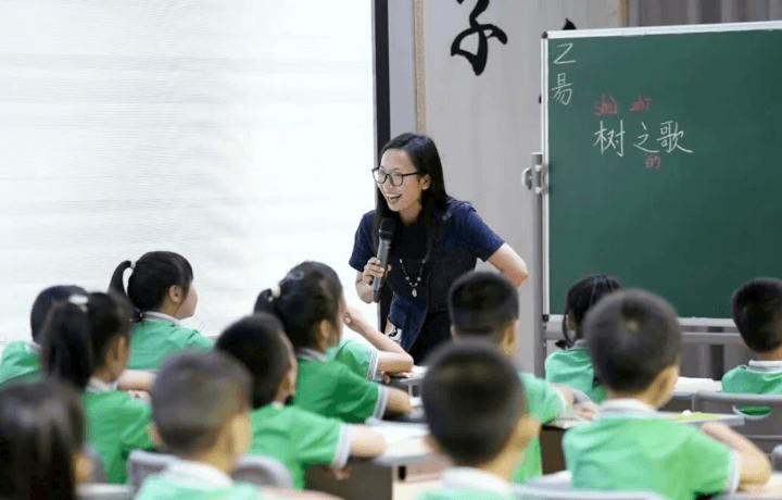 成都市郫都区博瑞实验学校
