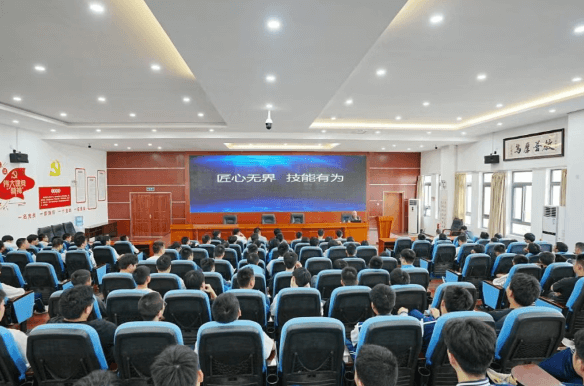 成都市工程职业技术学校 成都市工程职业技术学校