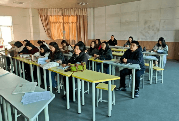 四川文化艺术学院