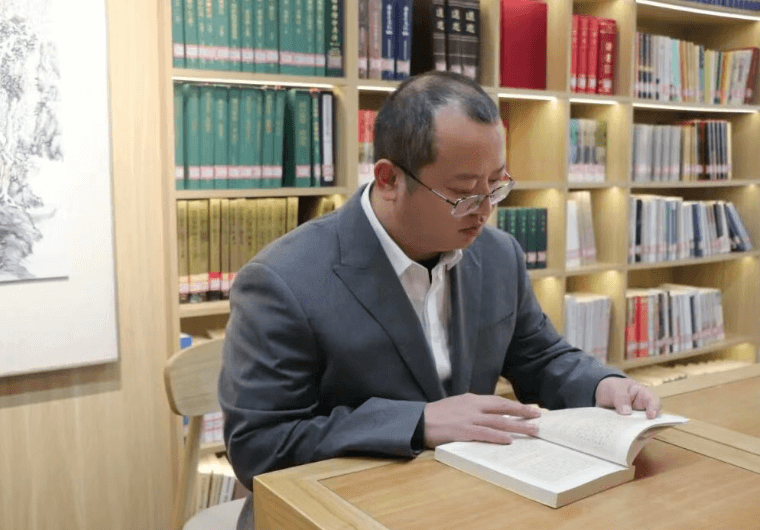 眉山育英实验学校