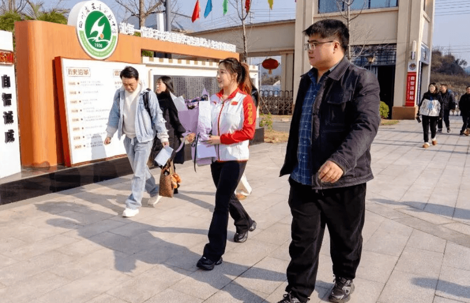 四川省安岳实验中学