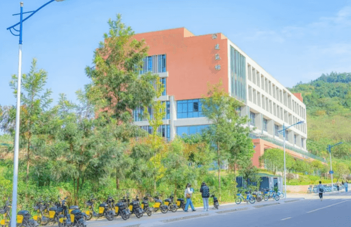 四川科技职业学院中专部 四川科技职业学院中专部