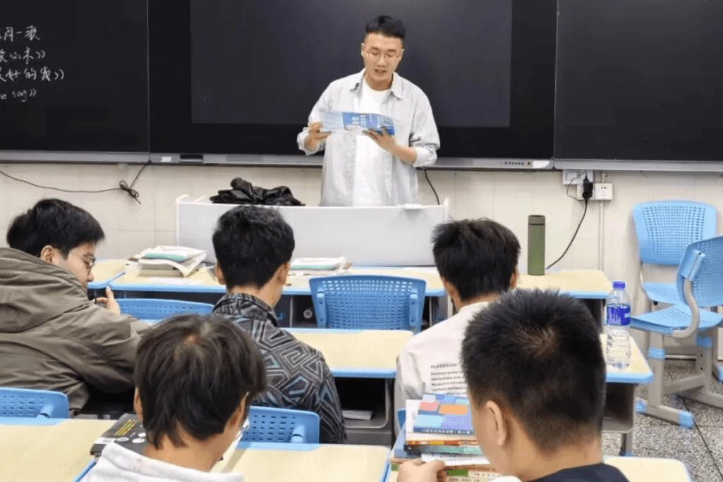 四川省轻化工程学校