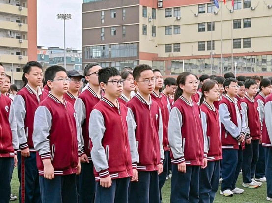 郫都区川科外国语学校举行消防演练活动 郫都区川科外国语学校举行消防演练活动