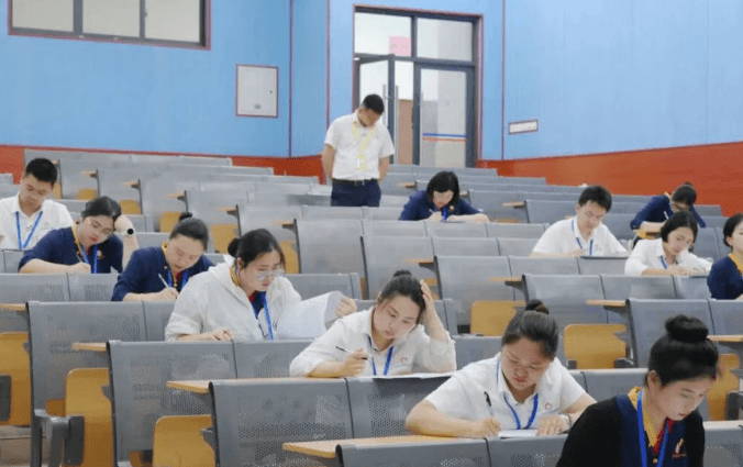 四川天府新区航空旅游职业学院
