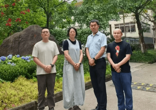四川省崇州市怀远中学