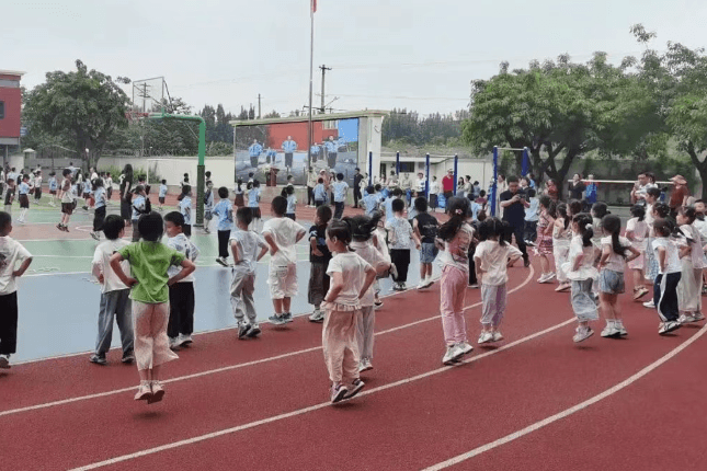 成都武侯区五七学校学生 成都武侯区五七学校学生