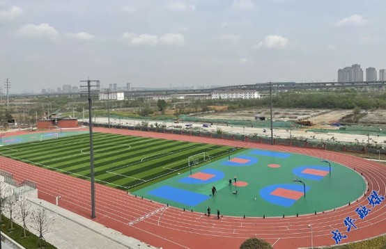 成都职业技术学校操场 成都职业技术学校操场