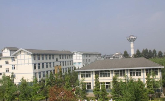 怀远中学环境