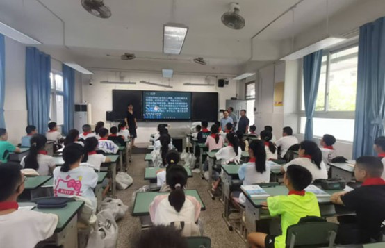 崇州市蜀城中学学生