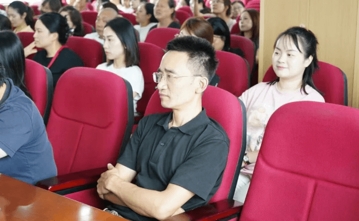 成都新世纪外国语学校 成都新世纪外国语学校