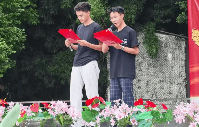 弘博中等职业技术学校 