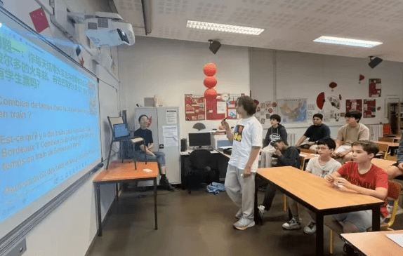 成都实外新都五龙山学校