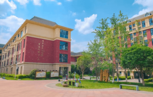 彭州市宏德学校