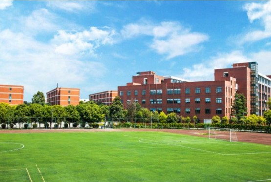 四川托普计算机职业学校操场 四川托普计算机职业学校操场