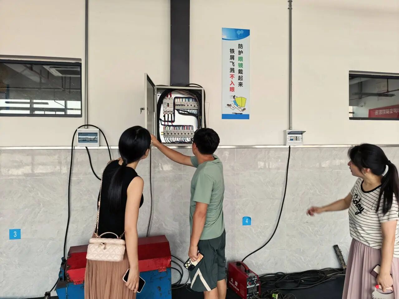 自贡职业学校常态化隐患排查护航教学