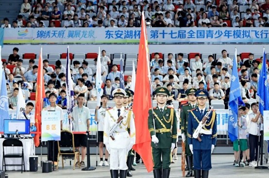 新津职高学子亮相全国飞行锦标赛 新津职高学子亮相全国飞行锦标赛