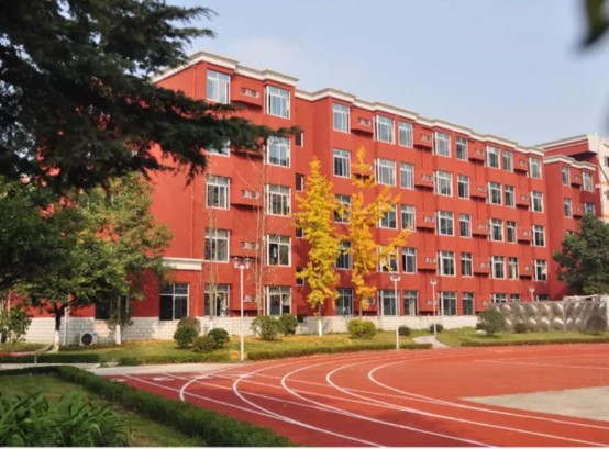 郫都区川科外国语学校宿舍楼