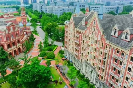 四川天一学院一角