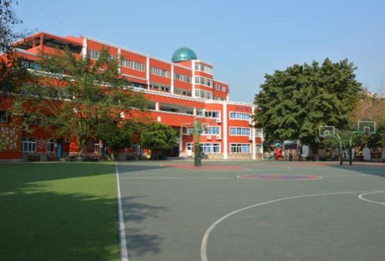 成都新世纪外国语学校操场 成都新世纪外国语学校操场