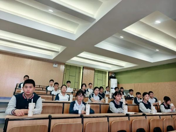 冠城实验学校 冠城实验学校