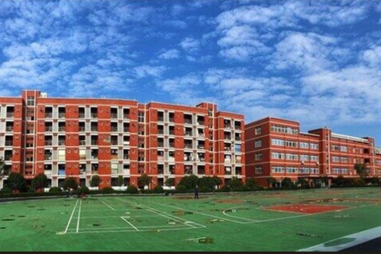 成都华夏旅游职业学校校园一角