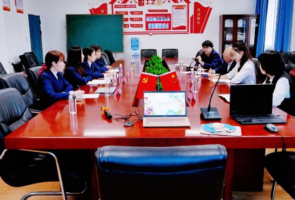 眉山冠城实验学校开展教师会议 眉山冠城实验学校开展教师会议